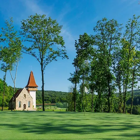 Sungarden Golf & Hotel